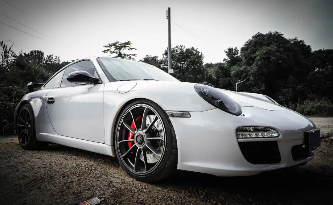 保時(shí)捷911 剎車改裝升級(jí) VINIC M60大六剎車套裝，剎車更加線性有力！